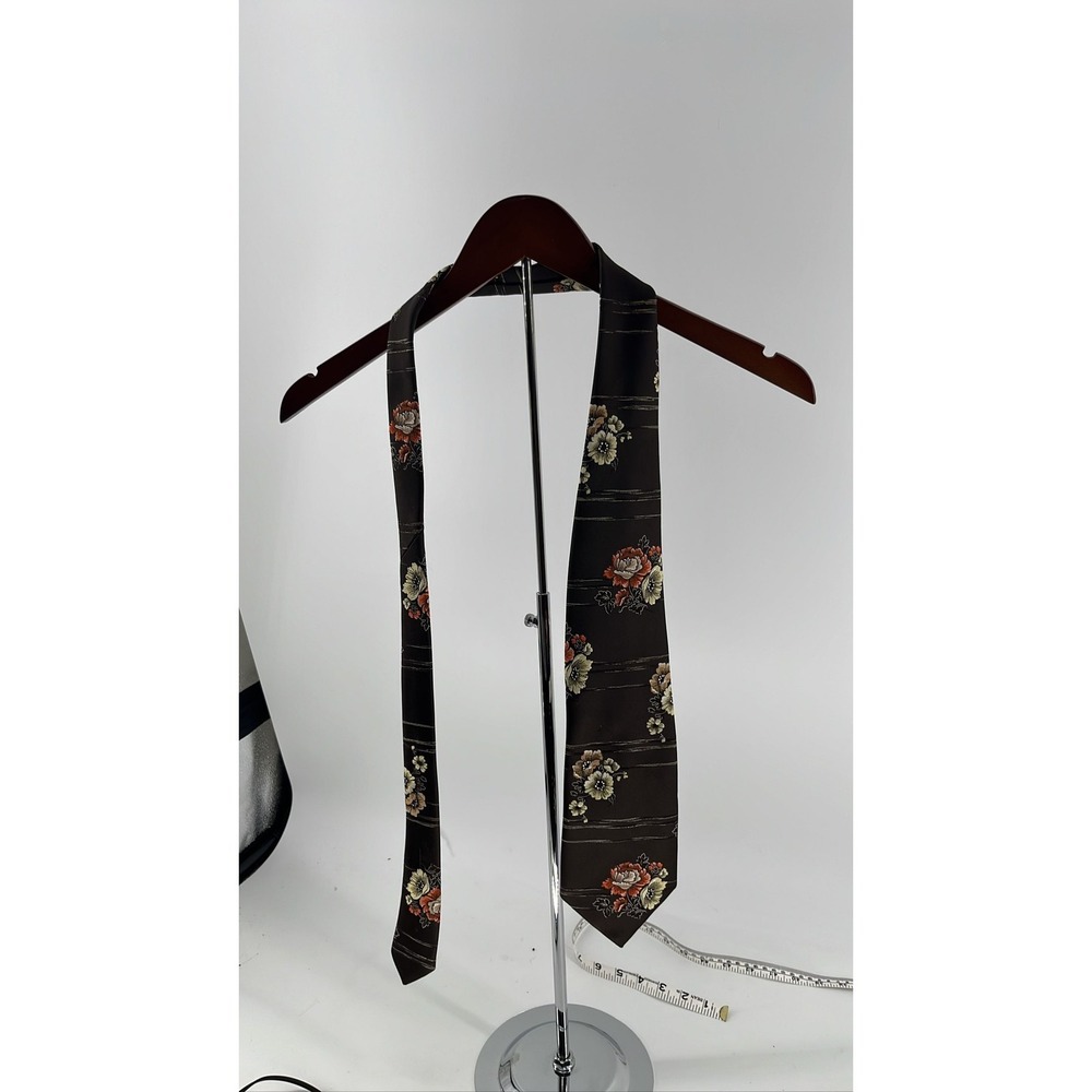 Vintage Beau Brummell Mr John Brown Floral Striped Wide Silk Blend Tie 70s 4in